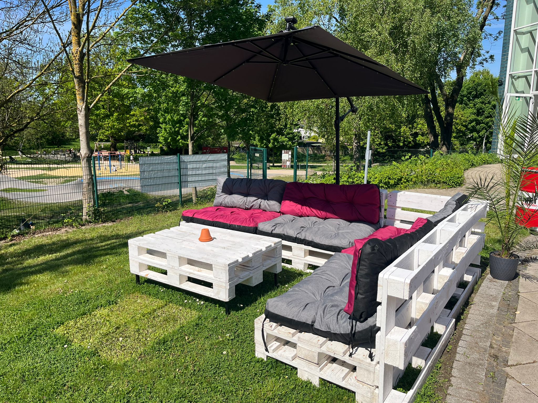 Biergarten – Feierabend im Hallenbad